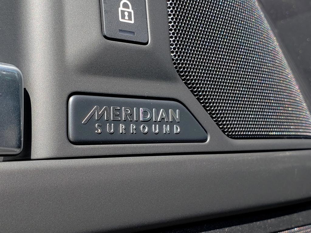 New 2025 Land Rover Defender 130 X-Dynamic SE image 20