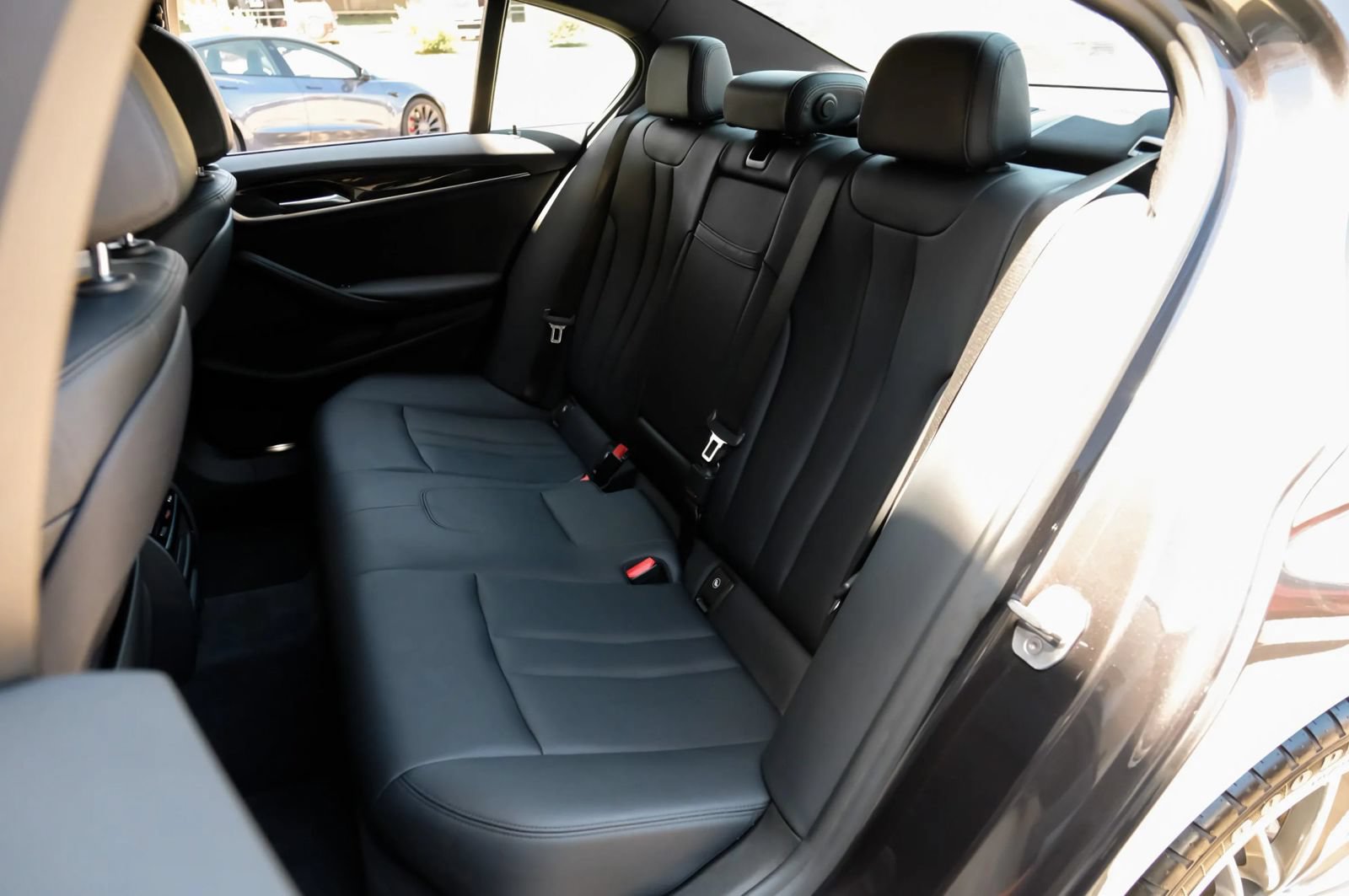 Used 2018 BMW 530i RWD image 50