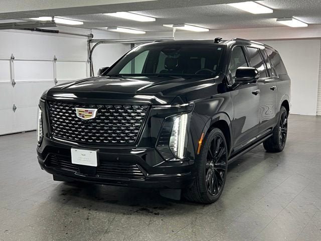 Used 2025 Cadillac Escalade ESV Premium Luxury w/ Touring Package AWD/4WD image 4