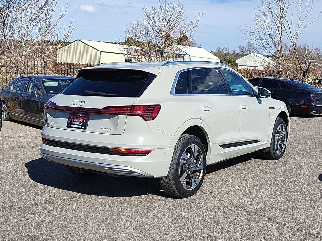 Used 2021 Audi e-tron Premium Plus w/ Premium Plus Package image 4