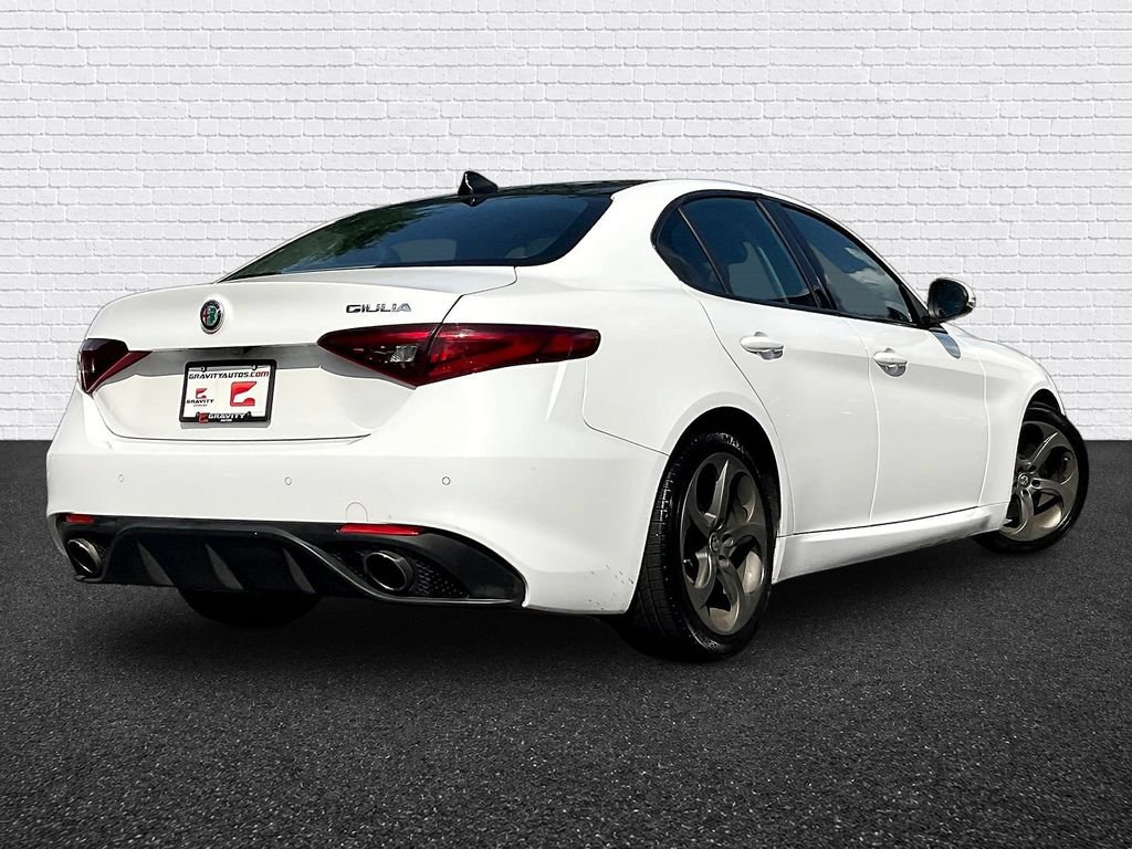 Used 2017 Alfa Romeo Giulia RWD image 6