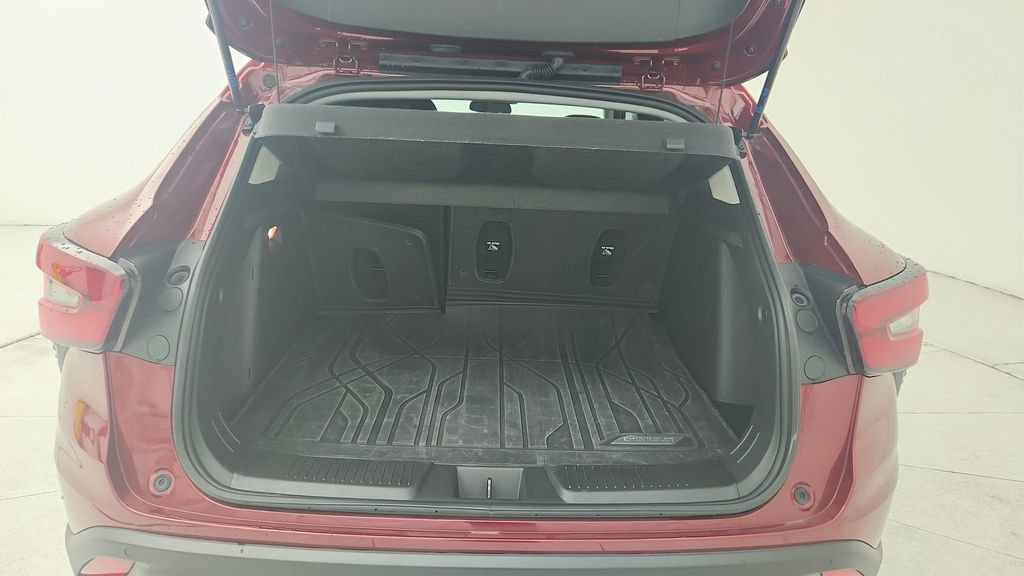 Used 2025 Chevrolet Trax LT w/ Driver Confidence Package FWD image 27