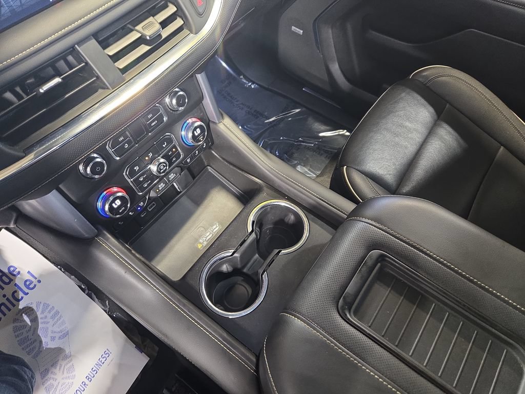 Used 2023 GMC Yukon XL SLT AWD/4WD image 28