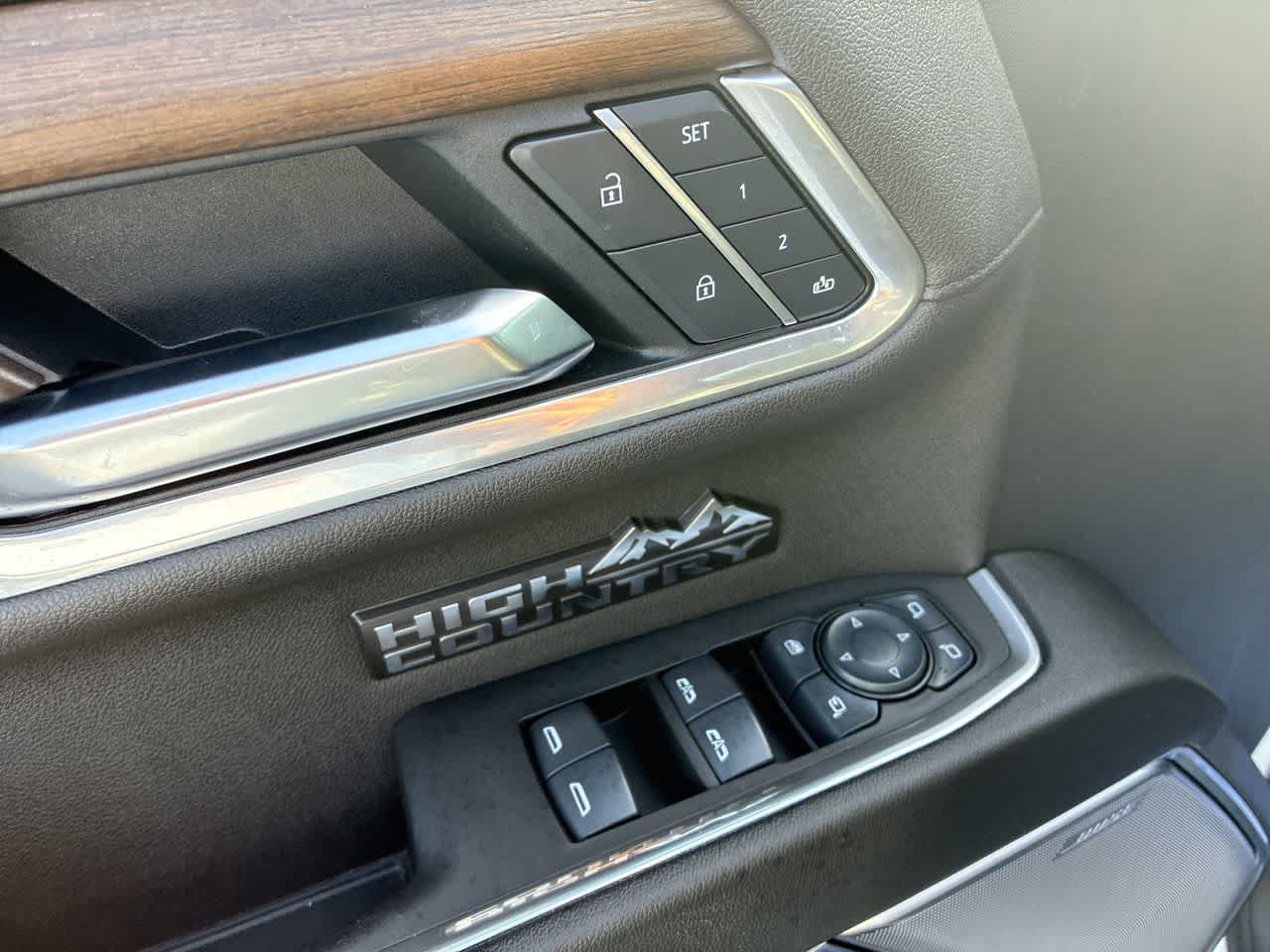 Used 2025 Chevrolet Silverado 1500 High Country AWD/4WD image 23