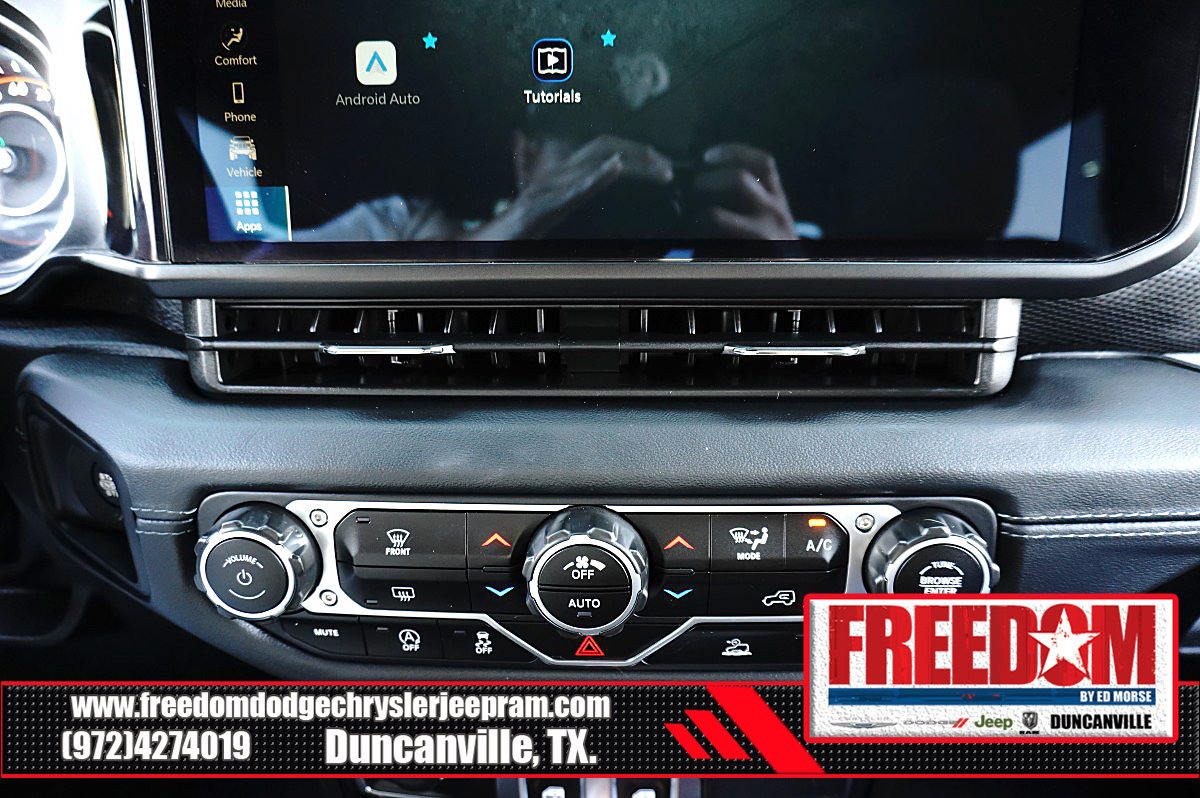 Used 2024 Jeep Wrangler Rubicon AWD/4WD image 17