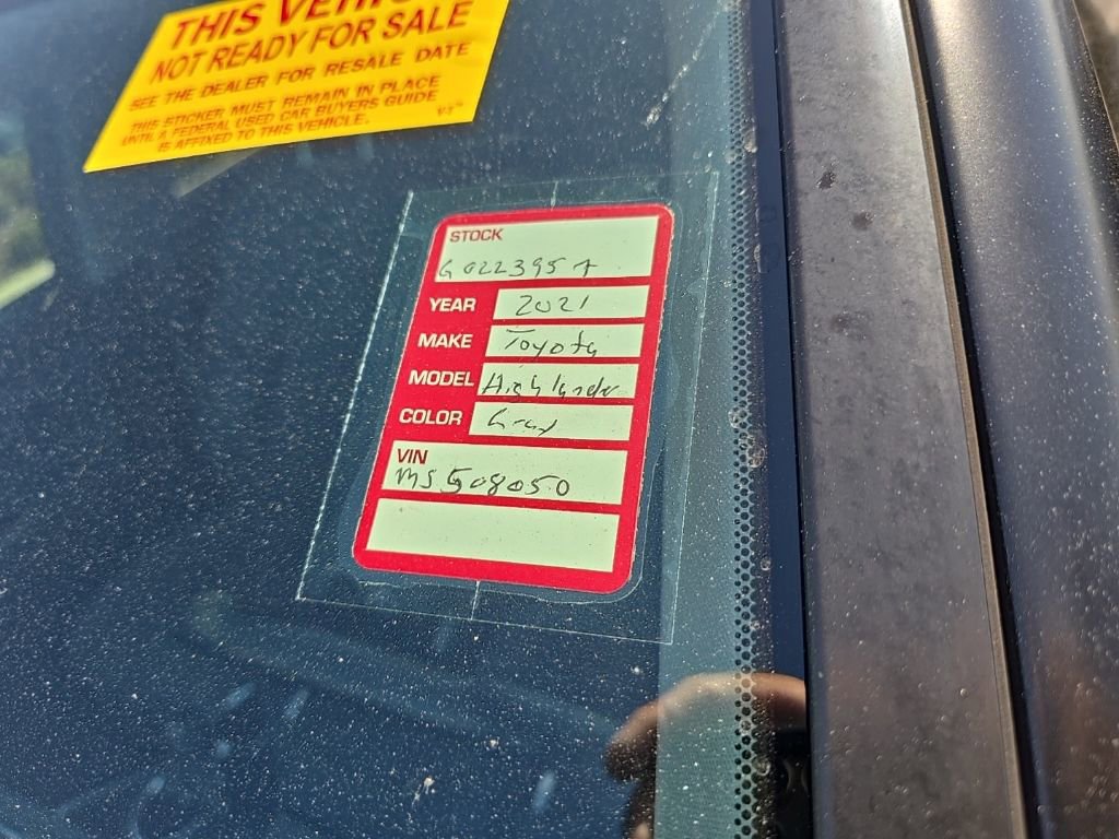 Used 2021 Toyota Highlander XLE image 5