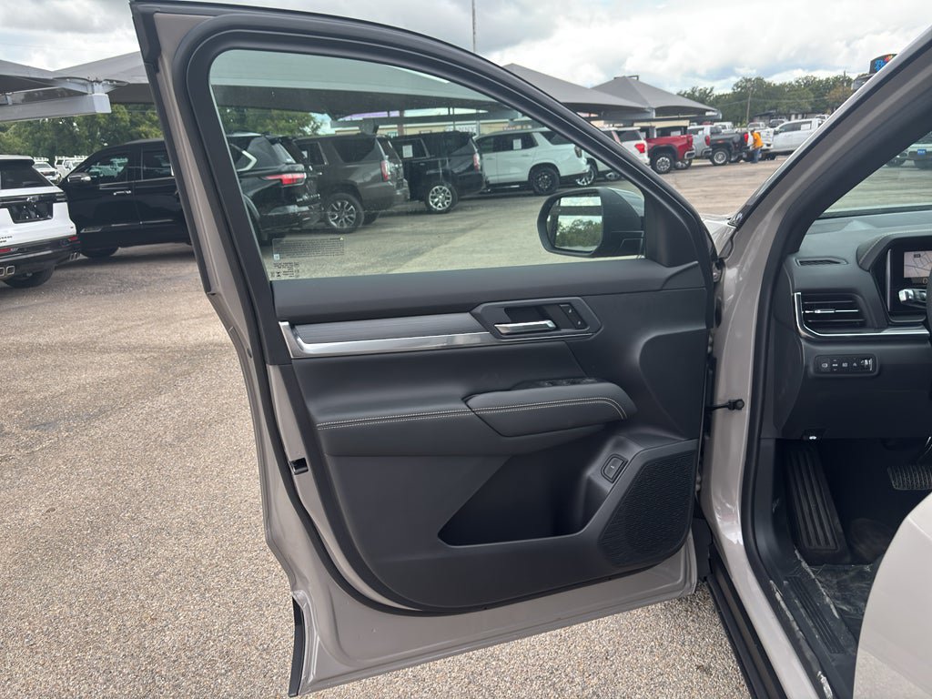 Used 2027 GMC Terrain Elevation w/ Elevation Premium Package FWD image 11