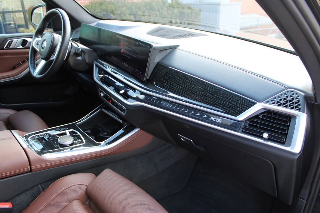 Used 2024 BMW X5 xDrive40i w/ M Sport Package image 47