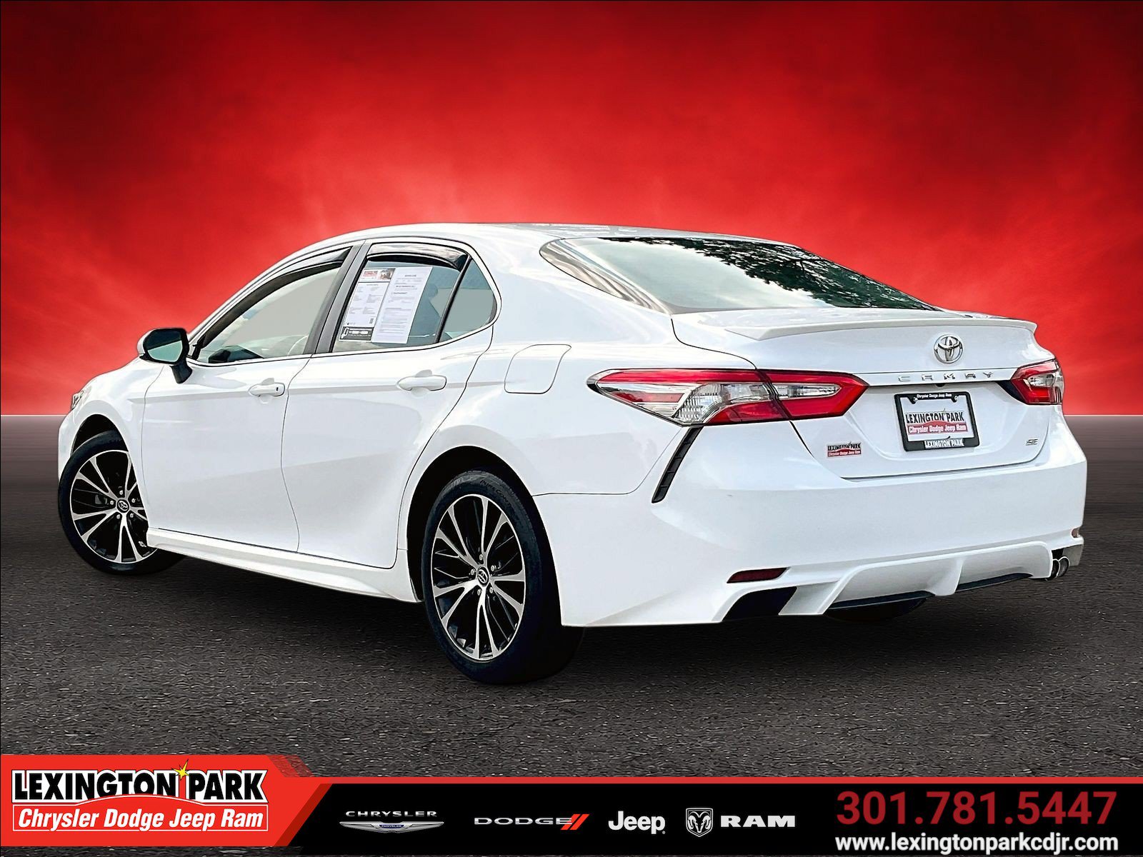 Used 2018 Toyota Camry SE FWD image 4
