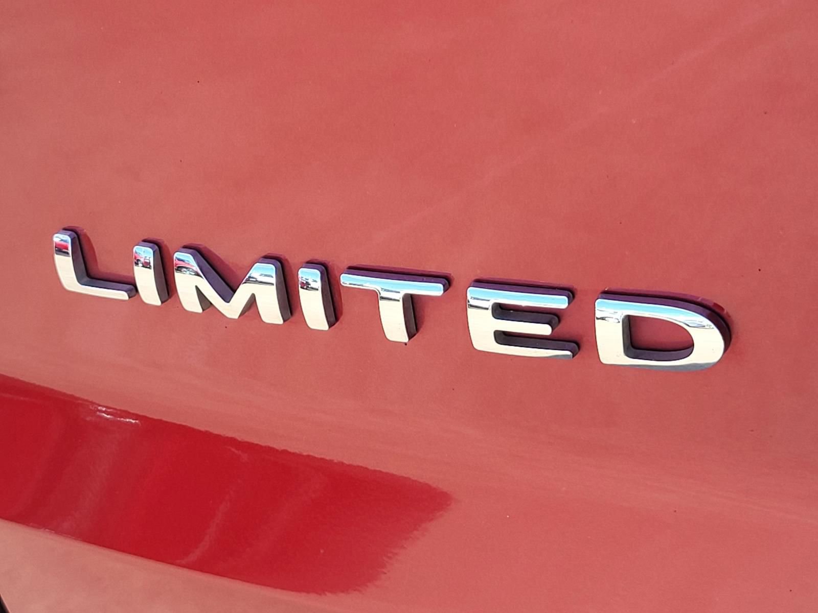 Used 2018 Ford Explorer Limited image 12