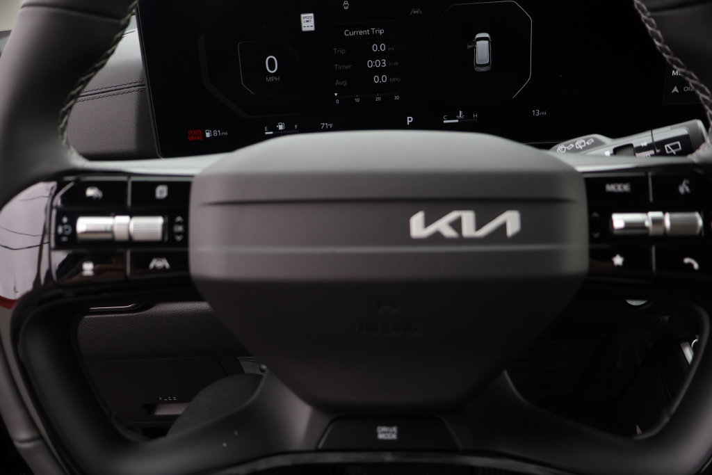 New 2027 Kia Carnival SX FWD image 19