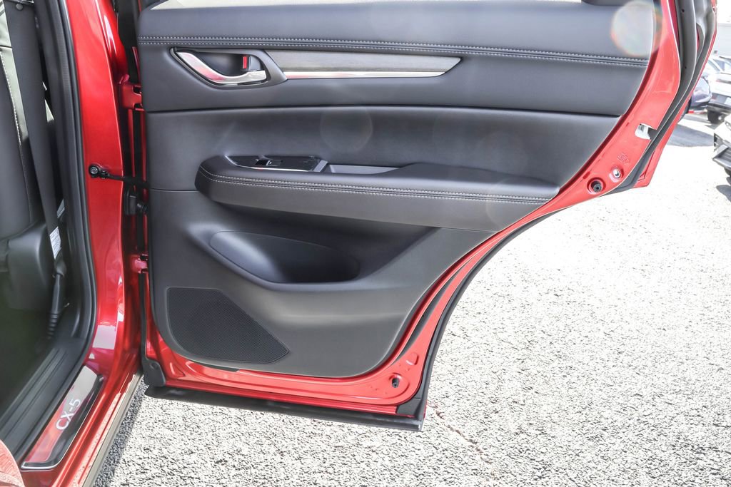 New 2025 MAZDA CX-5 Signature AWD/4WD image 38