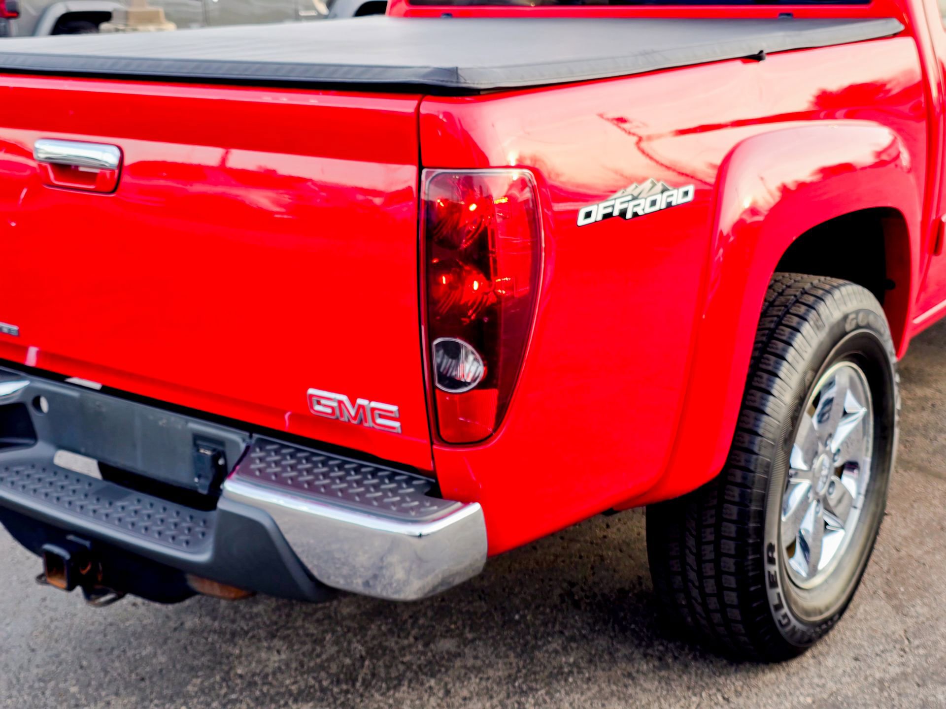 Used 2012 GMC Canyon SLE RWD image 17