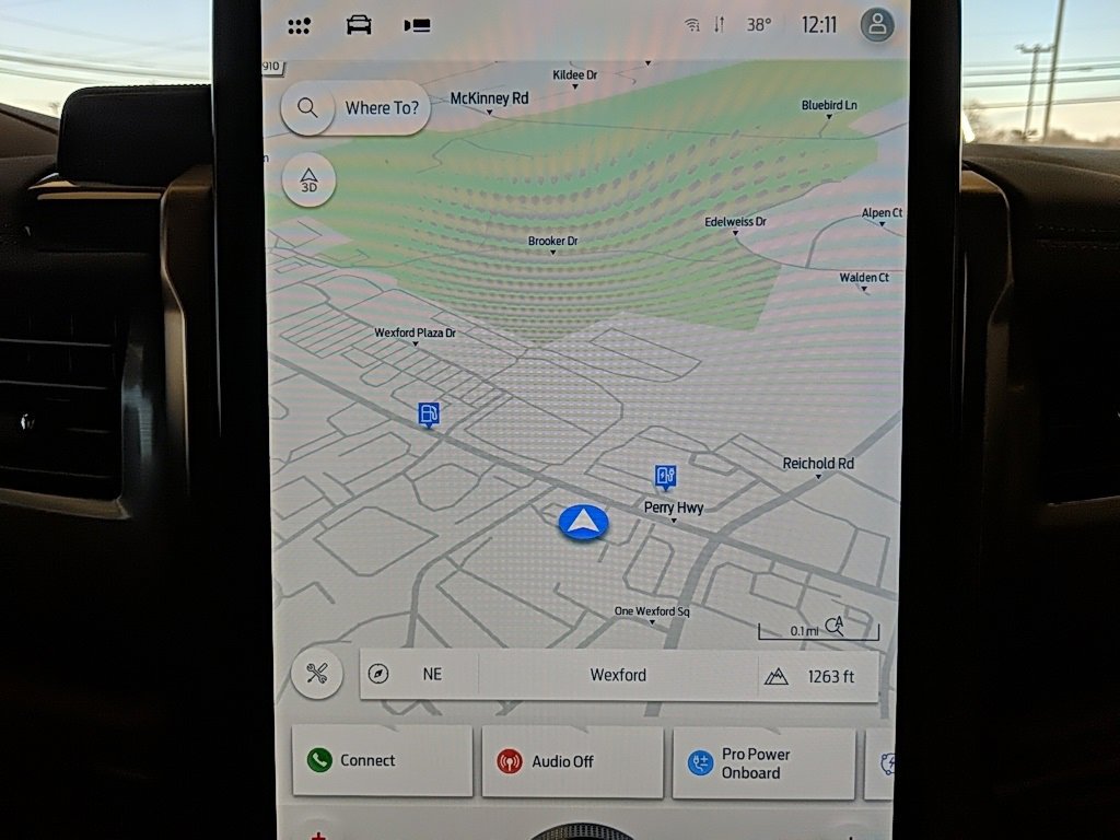 Used 2022 Ford F150 Lightning Lariat image 19