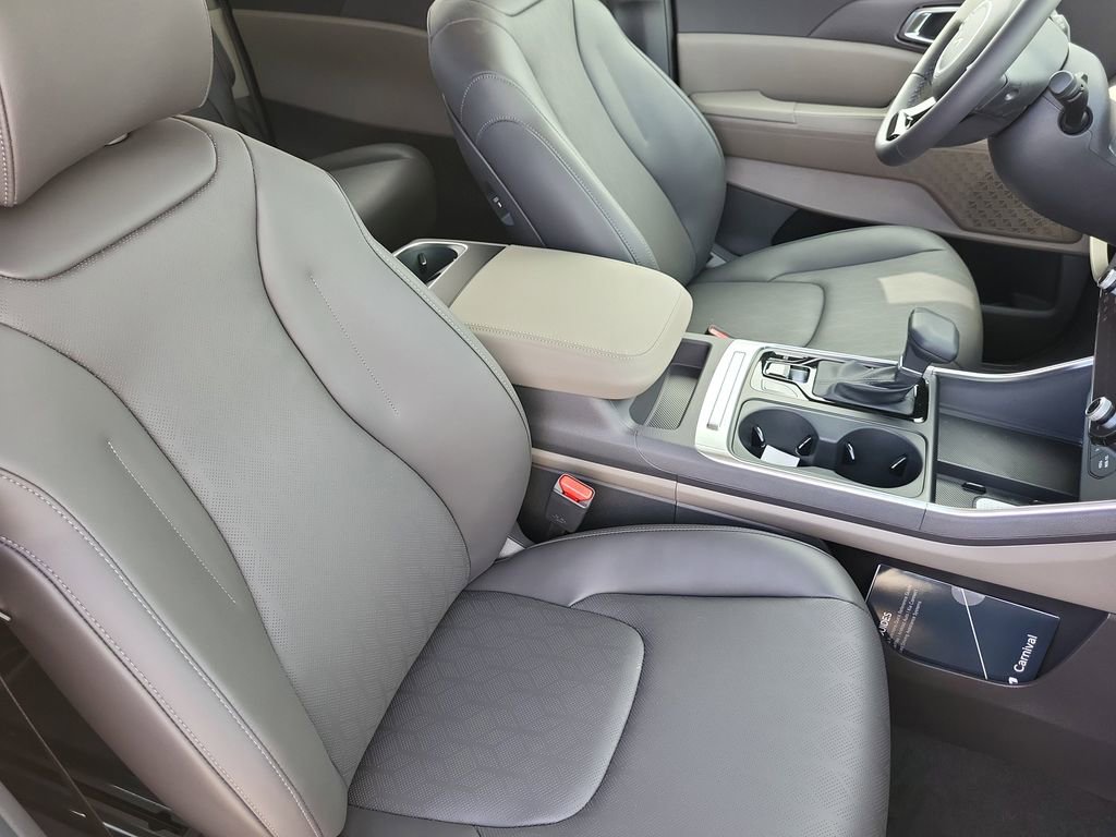 New 2026 Kia Carnival EX FWD image 16