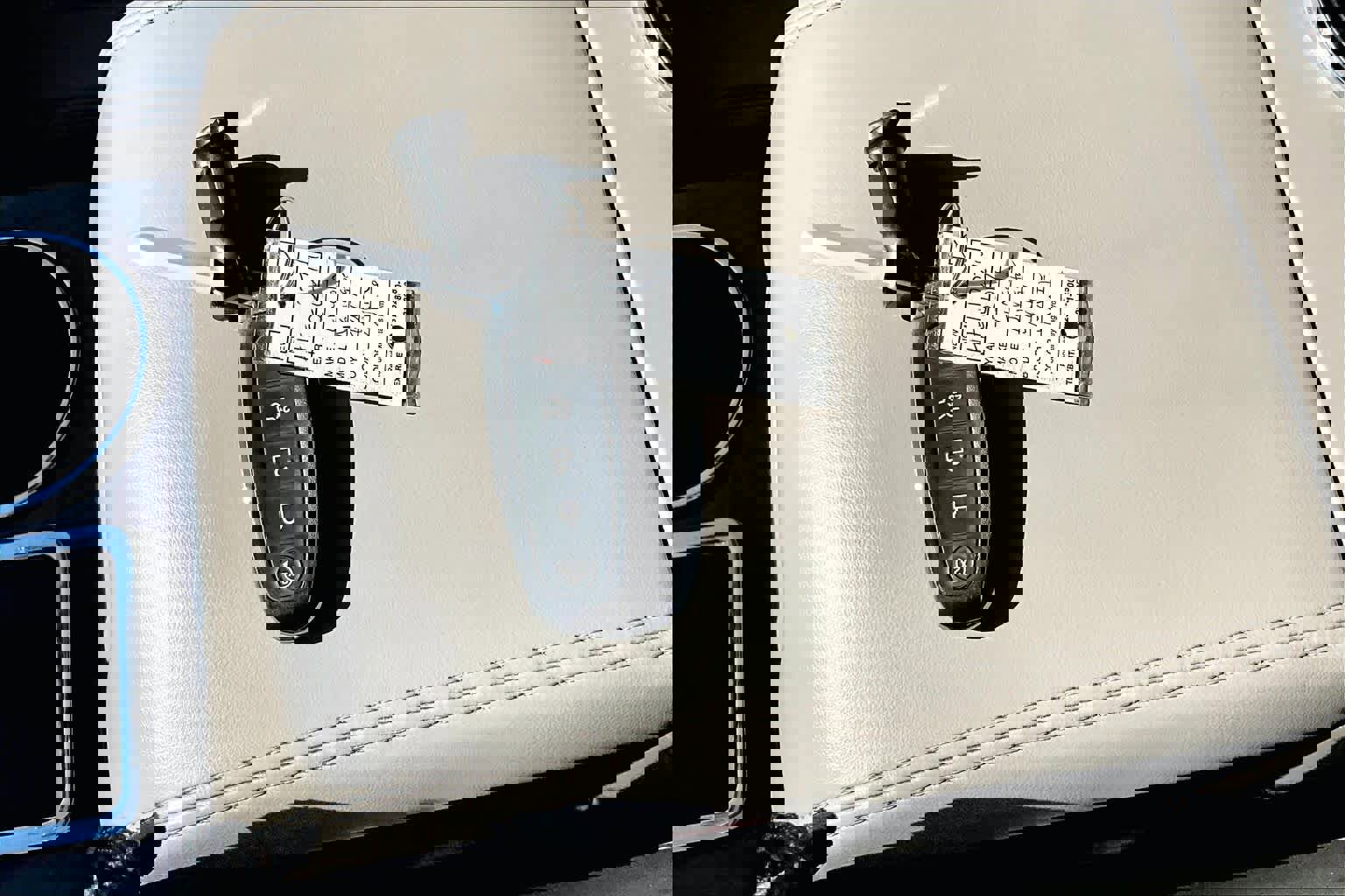 Used 2017 Lincoln Navigator Select image 14