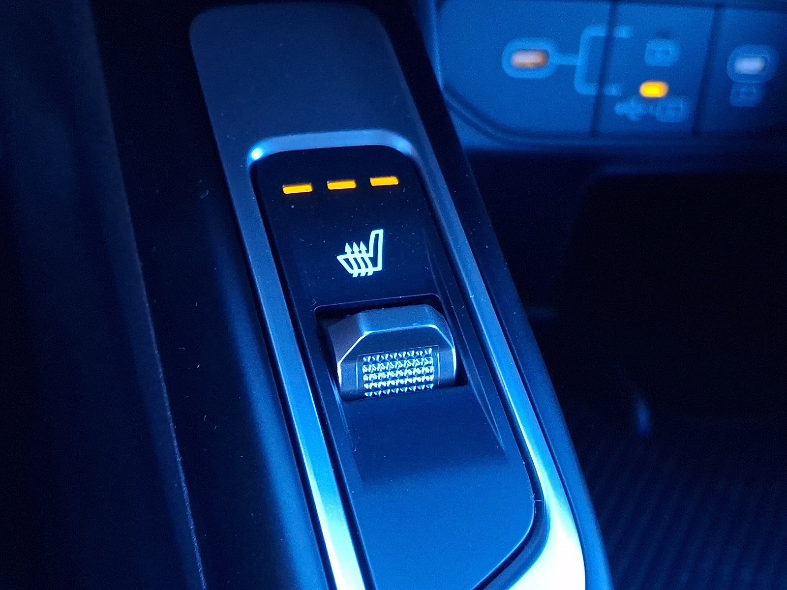 New 2025 Kia Sorento EX AWD/4WD image 12