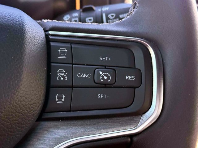 Used 2023 Jeep Wagoneer Series II AWD/4WD image 24