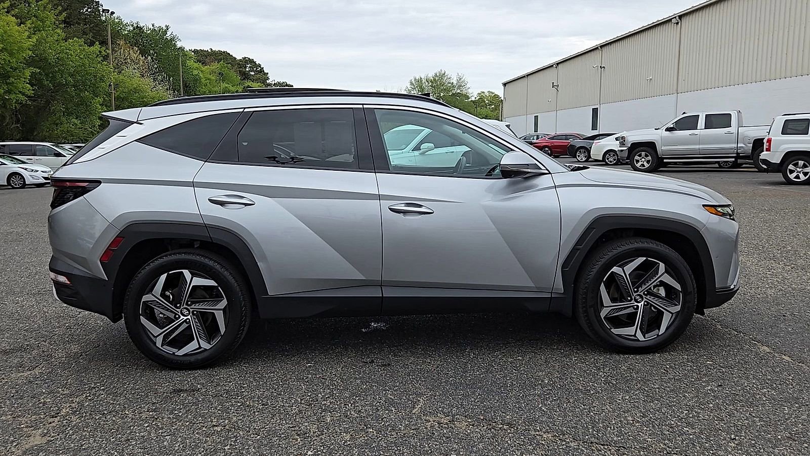 Certified 2023 Hyundai Tucson Limited AWD/4WD image 9