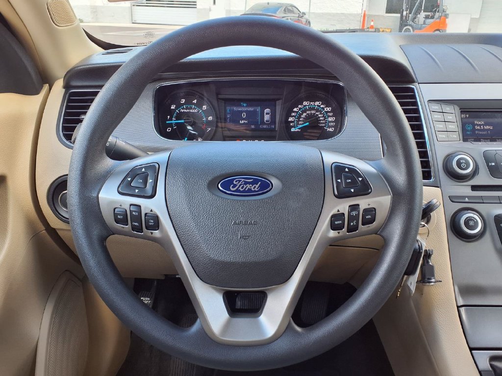 Used 2017 Ford Taurus SE FWD image 29
