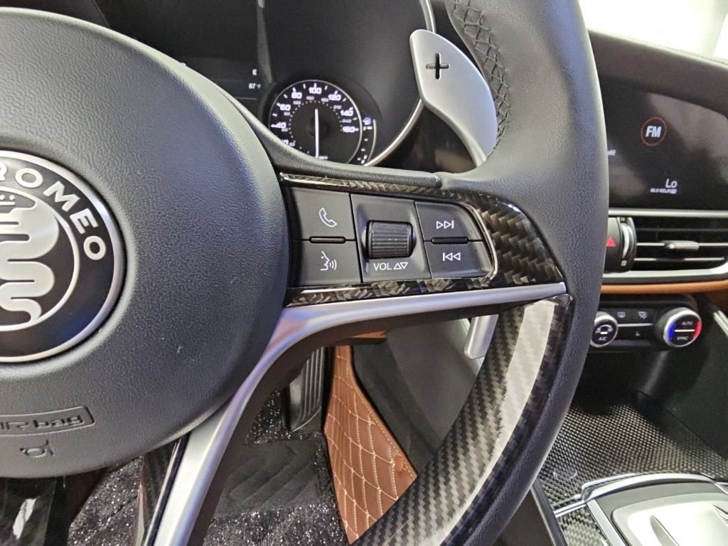 Used 2018 Alfa Romeo Giulia Ti w/ TI Performance Package RWD image 20