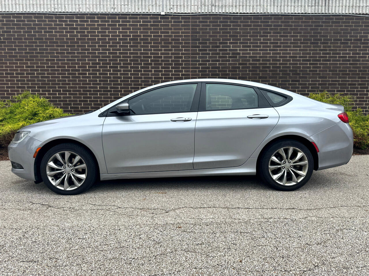 Used 2015 Chrysler 200 S image 24