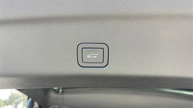 New 2026 Chevrolet Suburban RST image 31