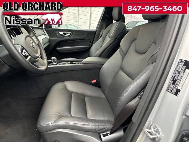Used 2025 Volvo XC60 B5 Plus AWD/4WD image 10