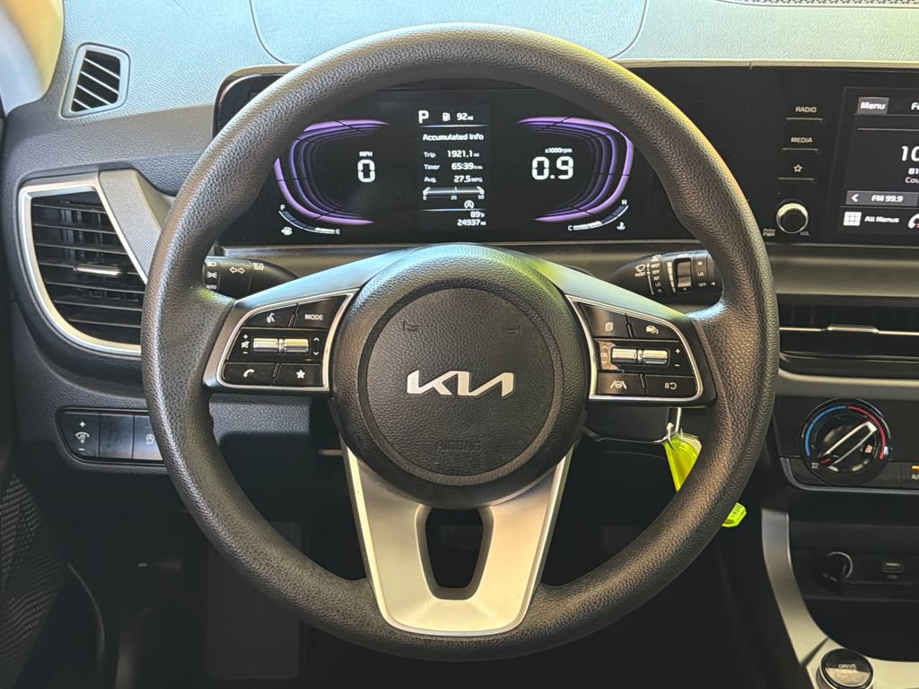 Used 2026 Kia Seltos LX FWD image 4