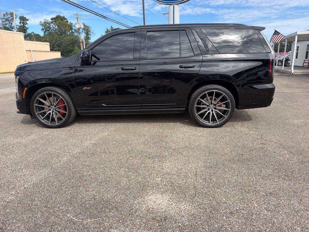 Used 2026 Cadillac Escalade V w/ LPO, ONYX Package AWD/4WD image 8
