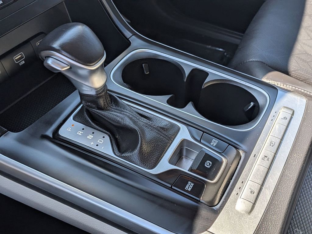 Used 2024 Kia Carnival LX image 20