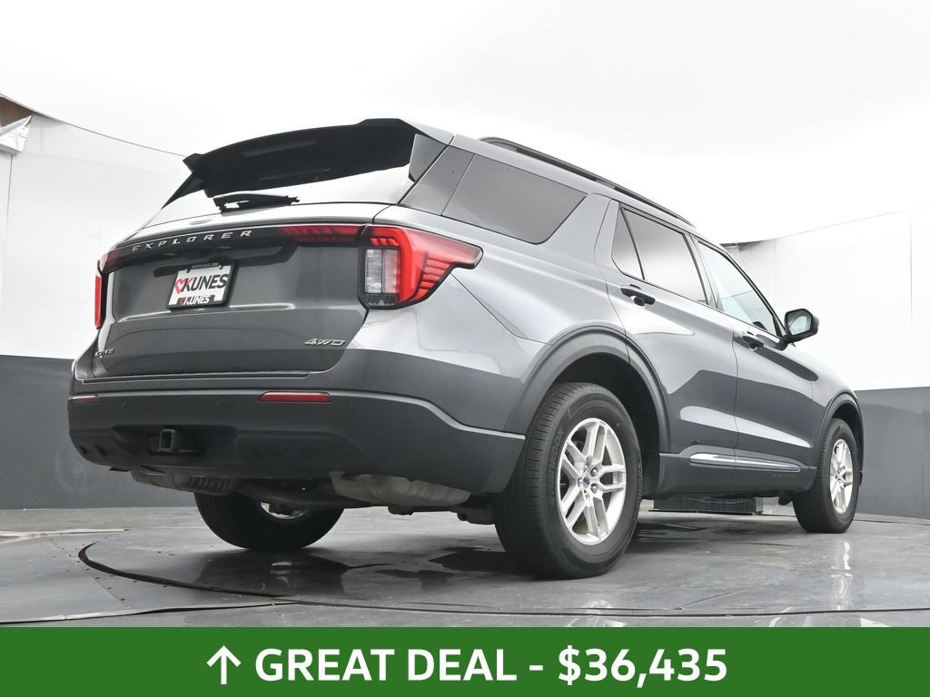 Used 2025 Ford Explorer Active AWD/4WD image 42