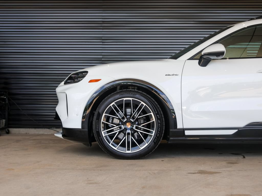 New 2026 Porsche Cayenne Electric AWD/4WD image 13