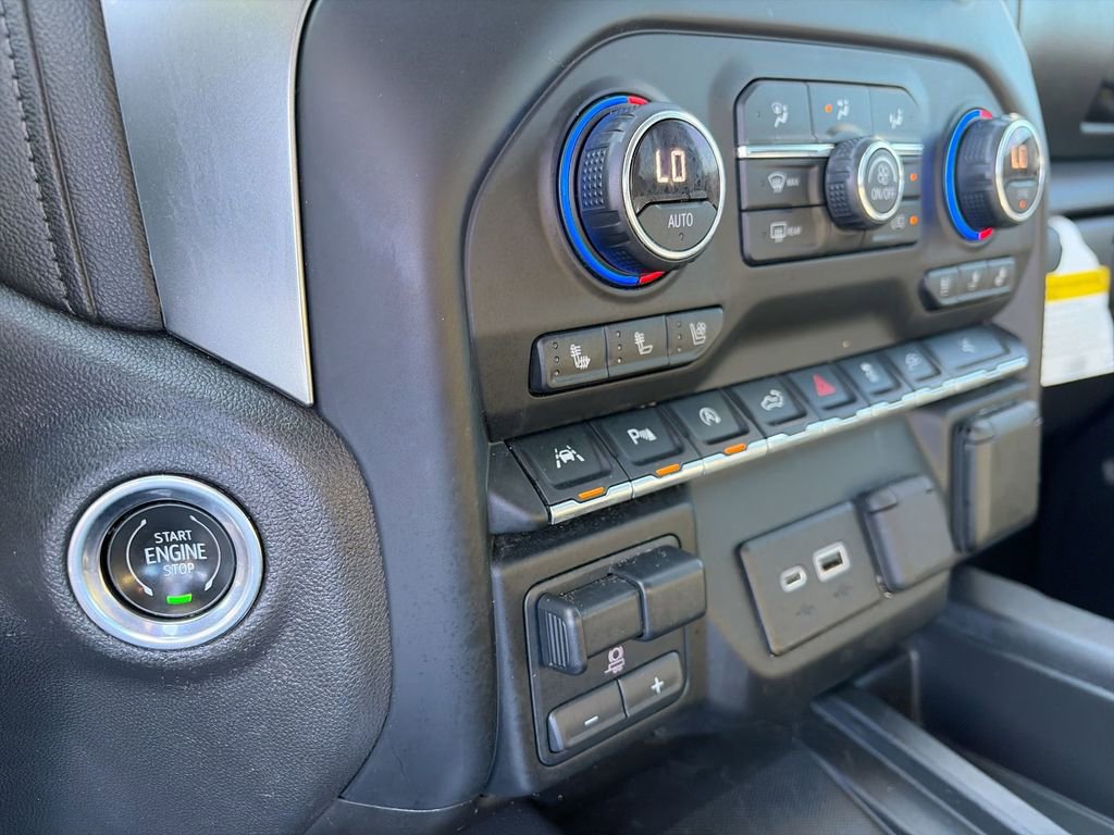 Used 2020 Chevrolet Silverado 1500 LTZ w/ LTZ Plus Package AWD/4WD image 25