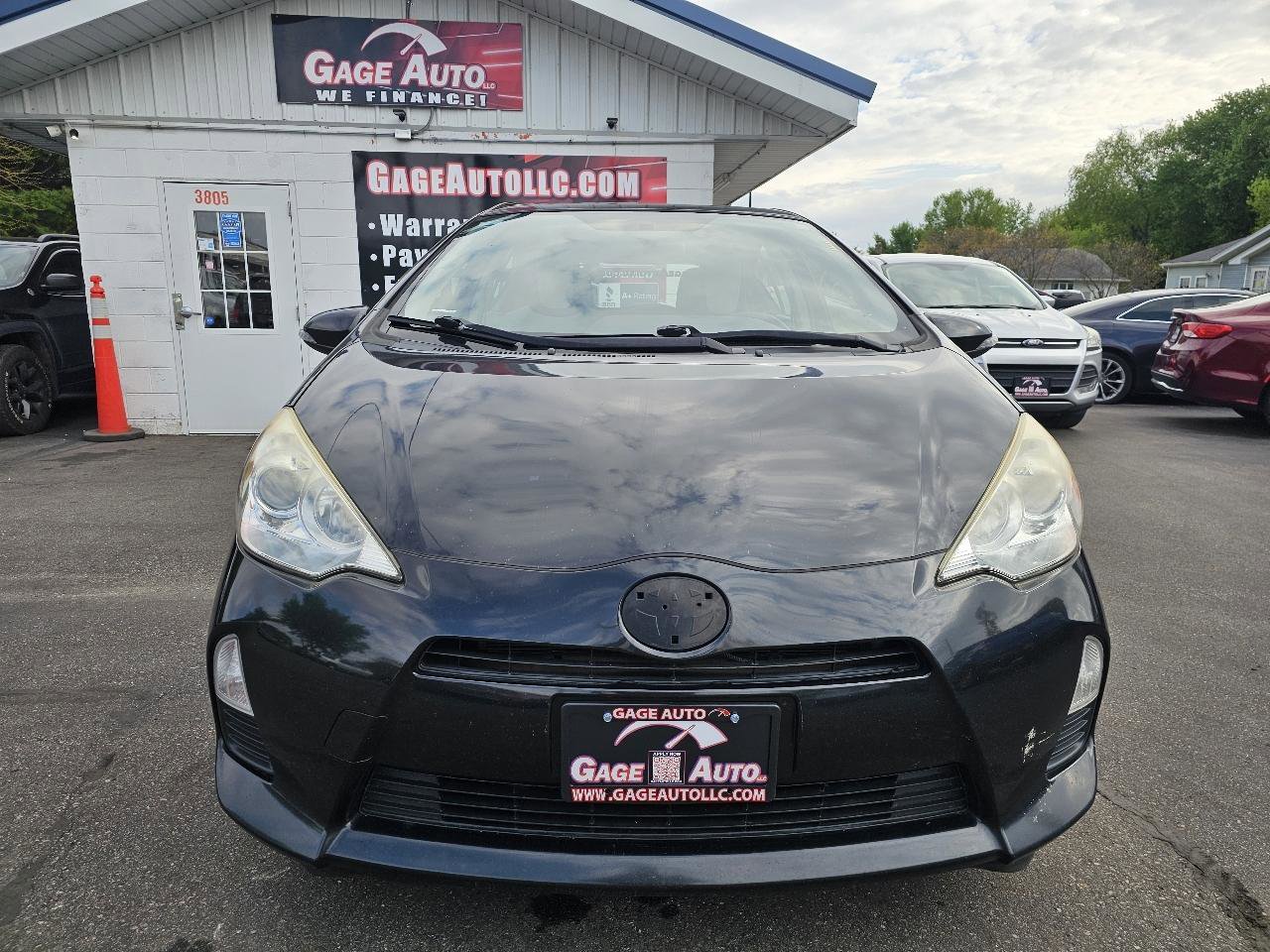 Used 2014 Toyota Prius C One FWD image 3