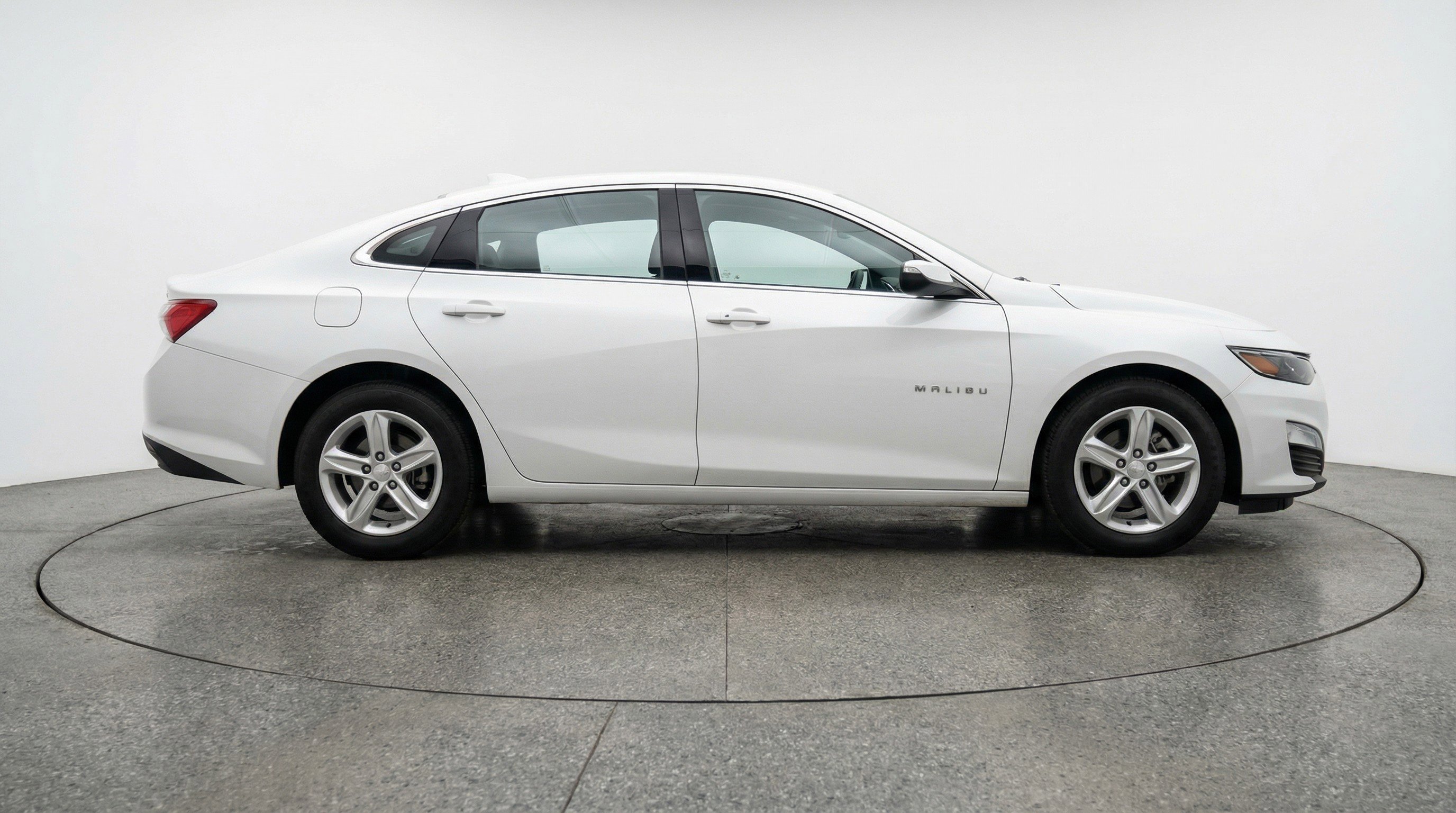 Used 2024 Chevrolet Malibu LT FWD image 11