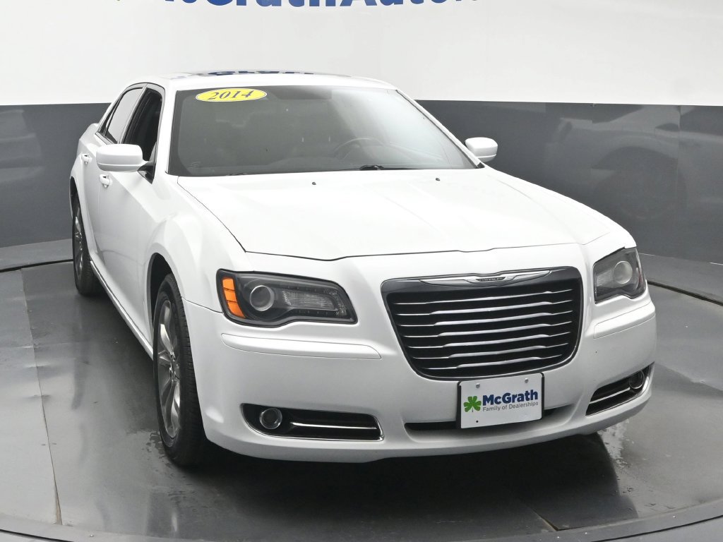 Used 2014 Chrysler 300 S AWD/4WD image 5