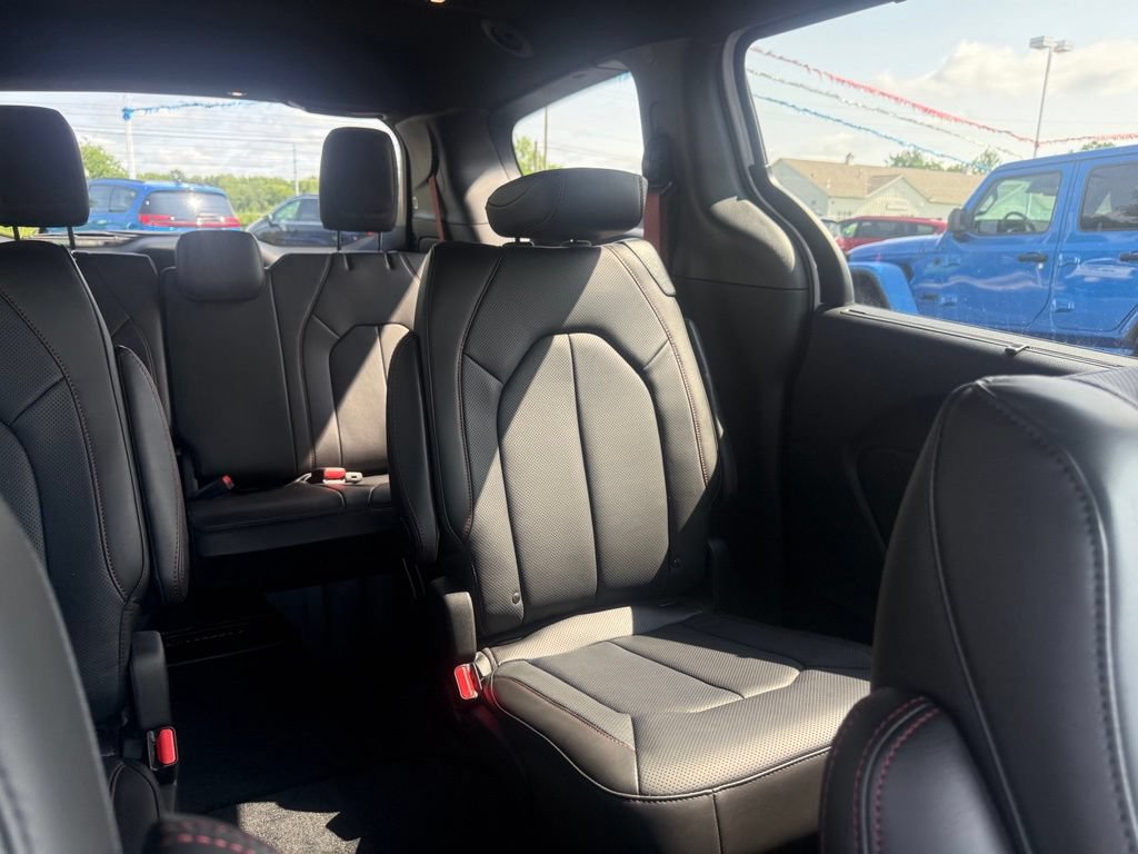 New 2027 Chrysler Pacifica Select FWD image 63