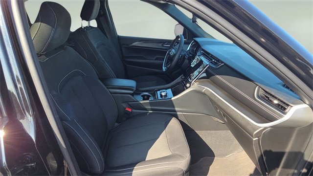 Used 2024 Jeep Grand Cherokee L Laredo w/ Luxury Tech Group I image 25