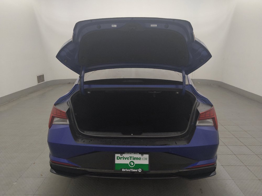 Used 2023 Hyundai Elantra Limited w/ Preferred Accessory Package FWD image 29