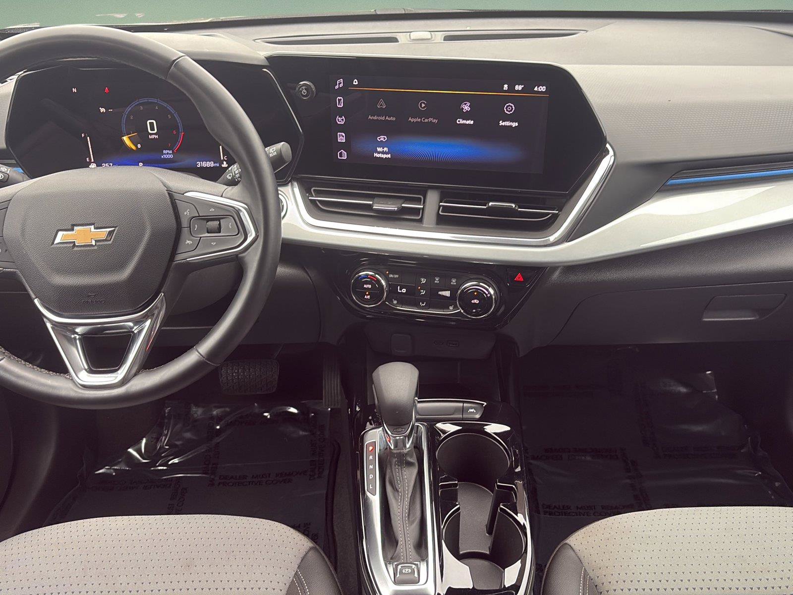 Used 2025 Chevrolet Trax LT w/ LT Convenience Package FWD image 15