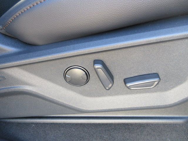 New 2026 Ford F350 Lariat w/ Black Appearance Package image 35