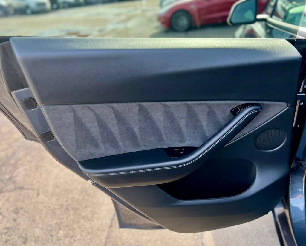 Used 2020 Tesla Model Y Long Range AWD/4WD image 15