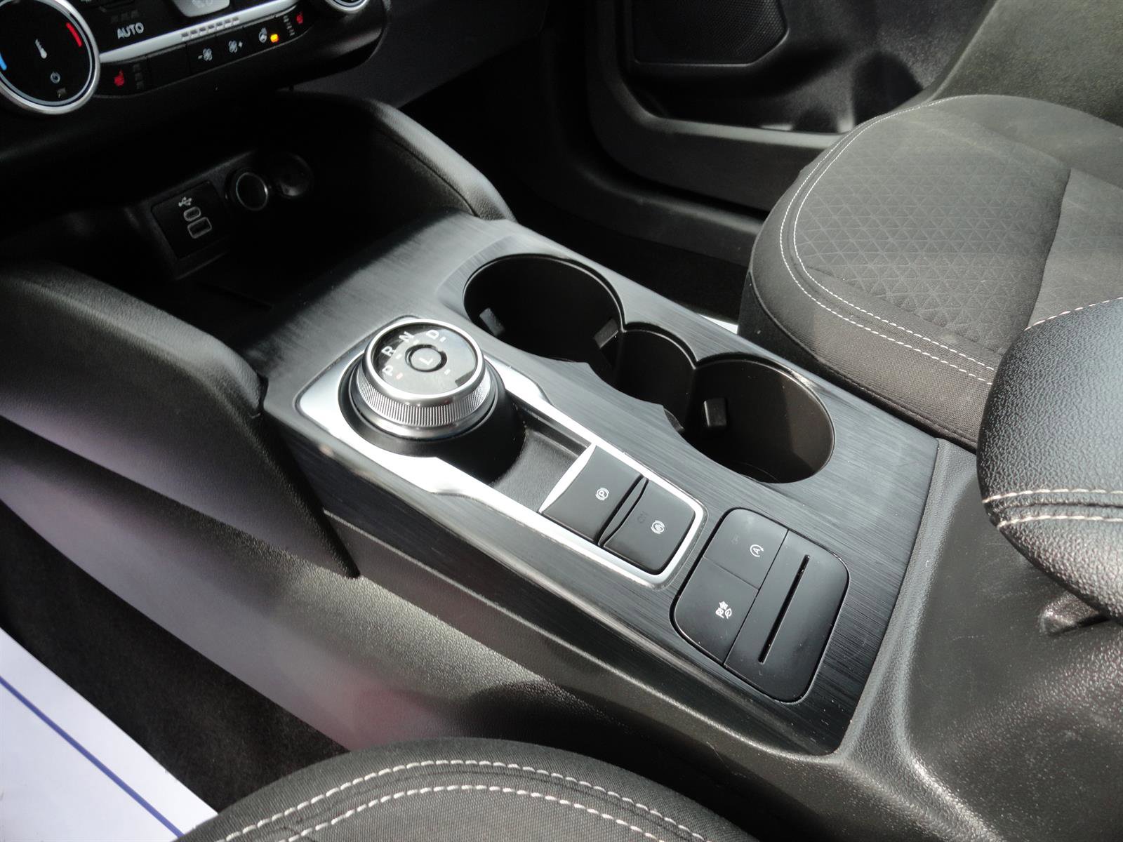Certified 2024 Ford Escape Active AWD/4WD image 18
