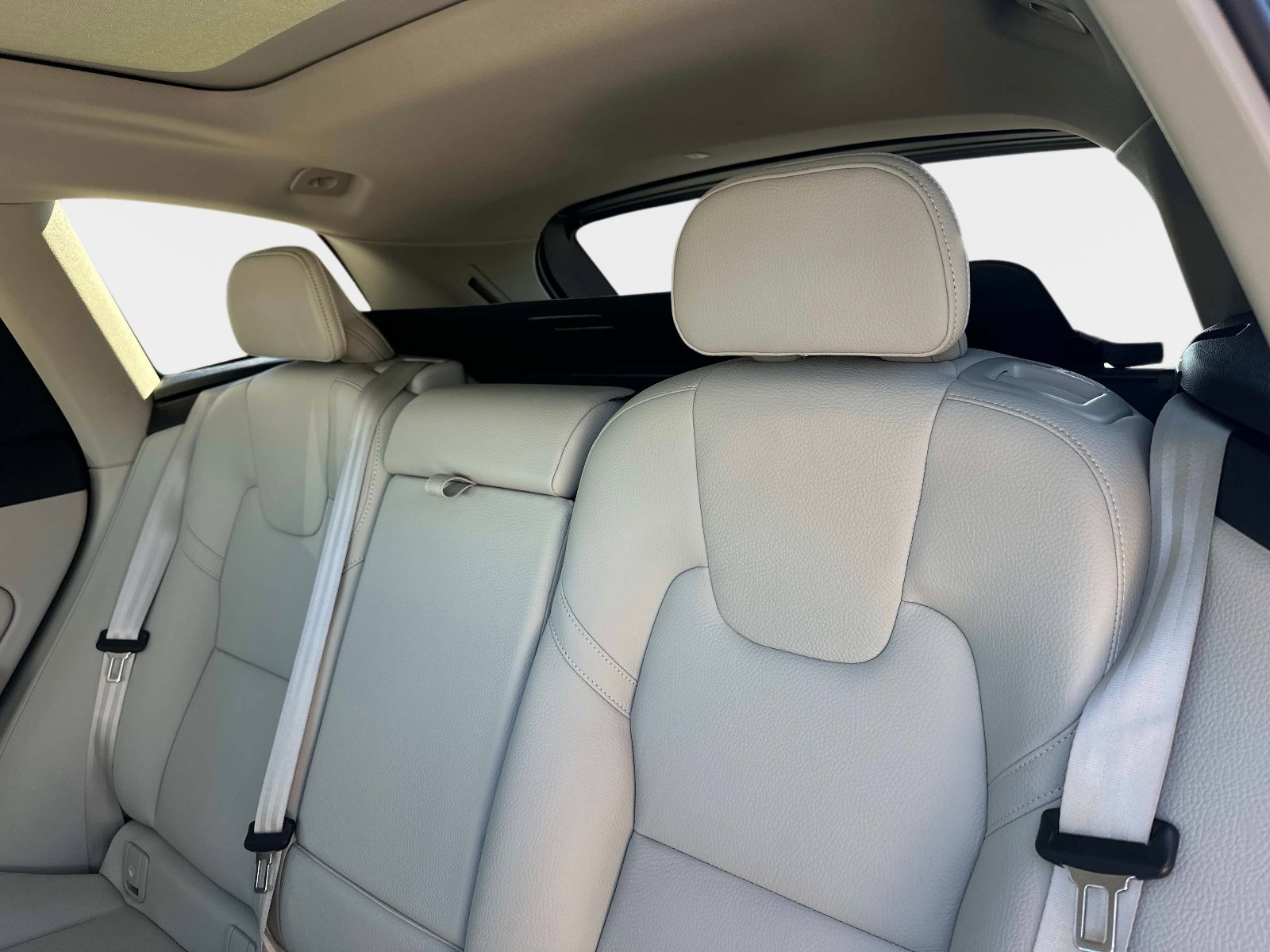 Certified 2023 Volvo XC60 B5 Plus w/ Climate Package image 14