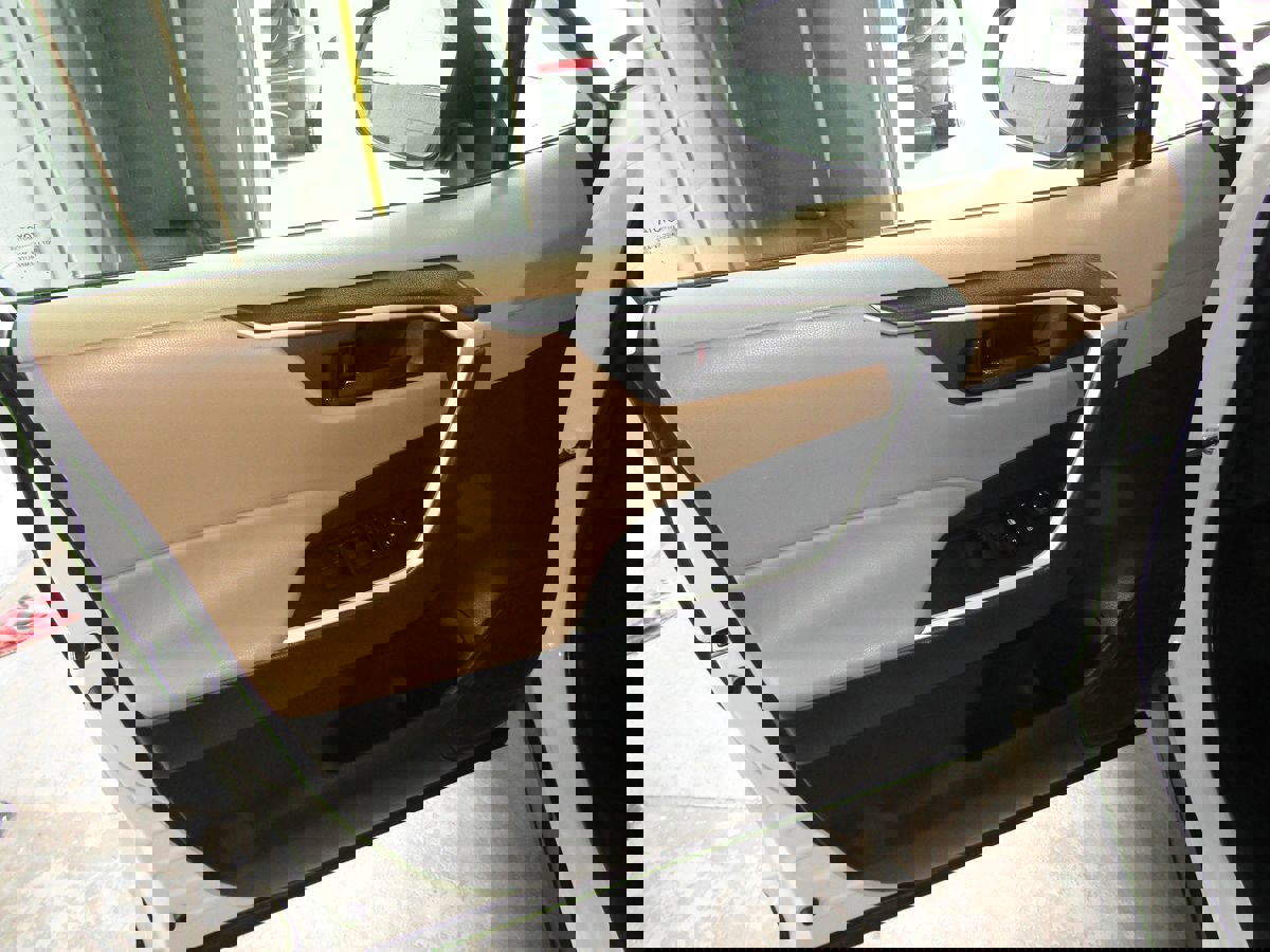 Used 2022 Toyota RAV4 LE image 27