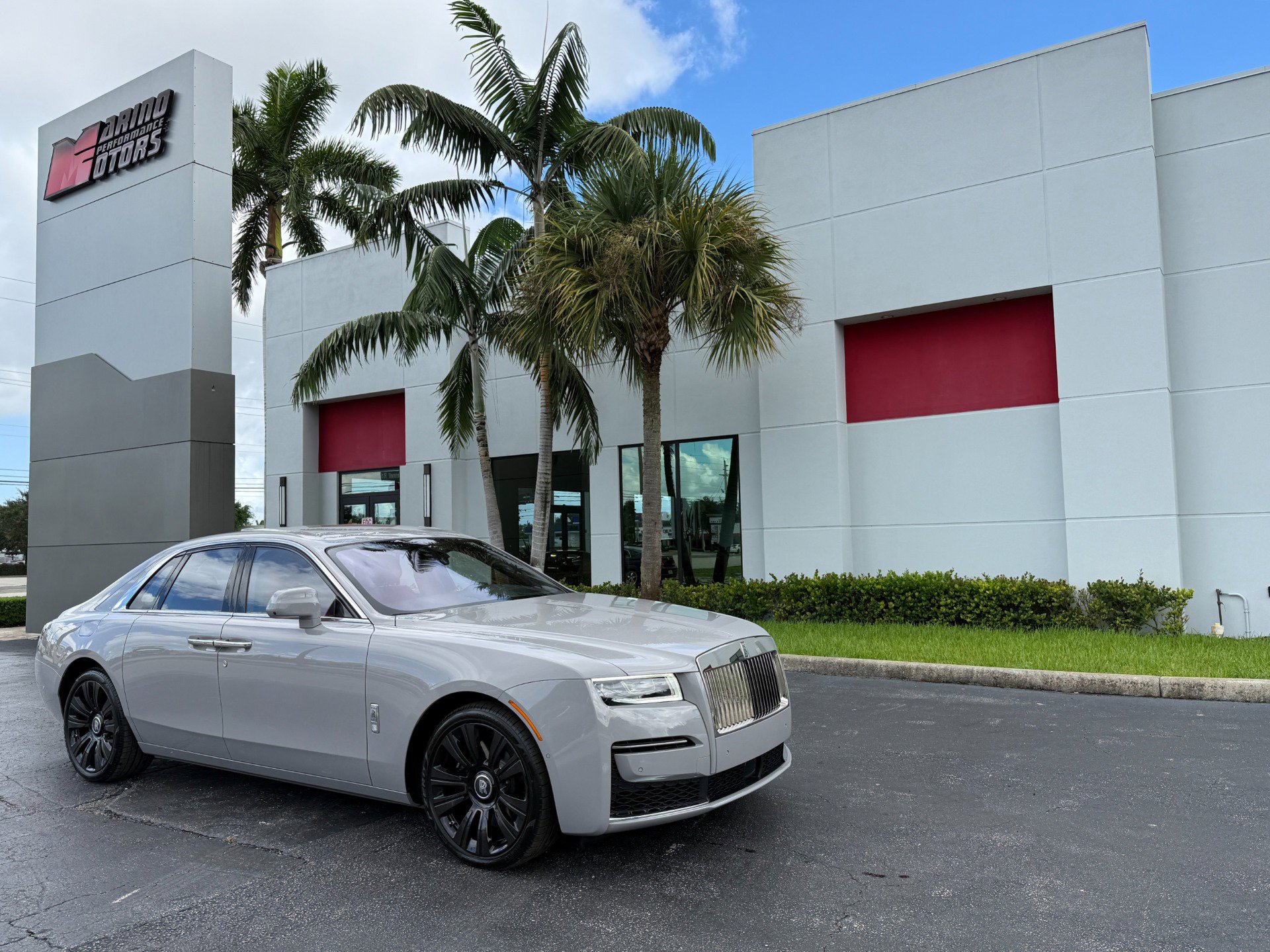 Used 2022 Rolls-Royce Ghost image 1