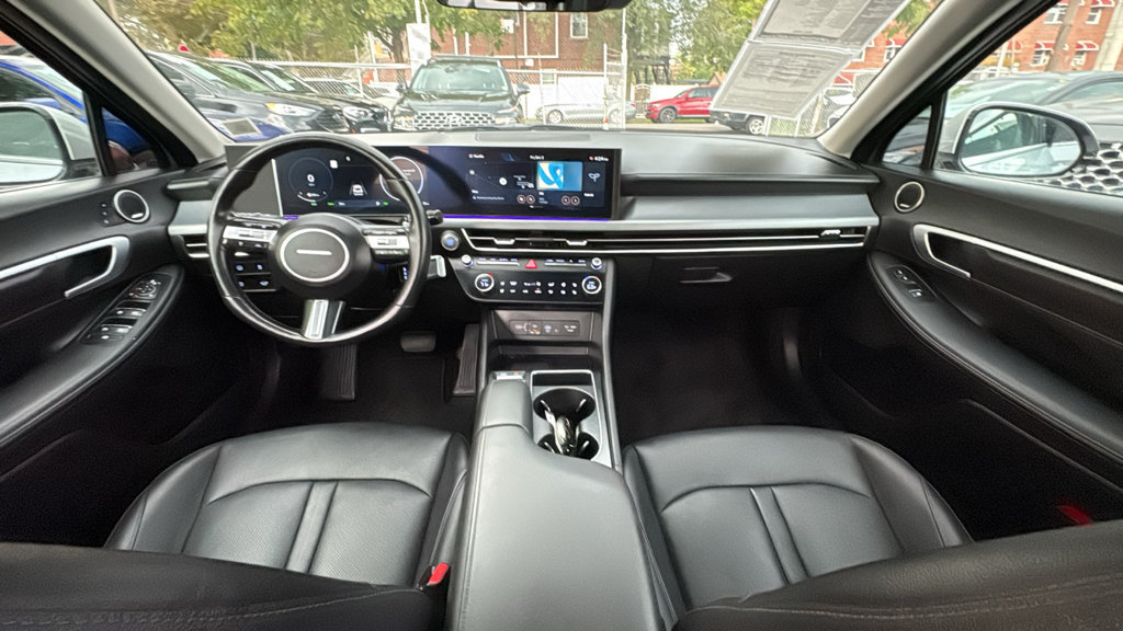 Used 2025 Hyundai Sonata Limited FWD image 27