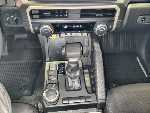 Used 2024 Toyota Tacoma SR5 AWD/4WD image 19