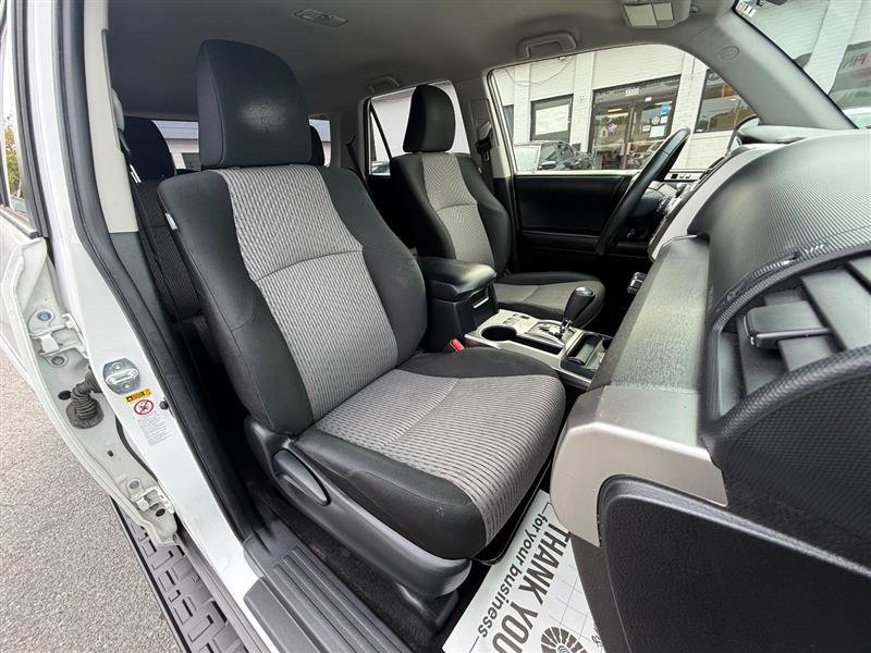 Used 2019 Toyota 4Runner SR5 AWD/4WD image 30